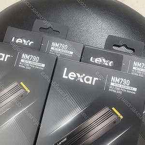 렉사 정품 4테라 M.2 (Lexar NM790 4tb) 방열판 버전 팝니다.