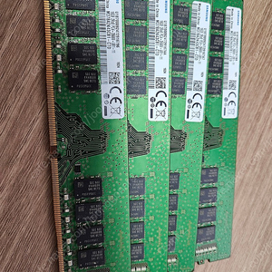 삼성 DDR4 2666 16기가 x 4개 각 3만원에 팝니다.