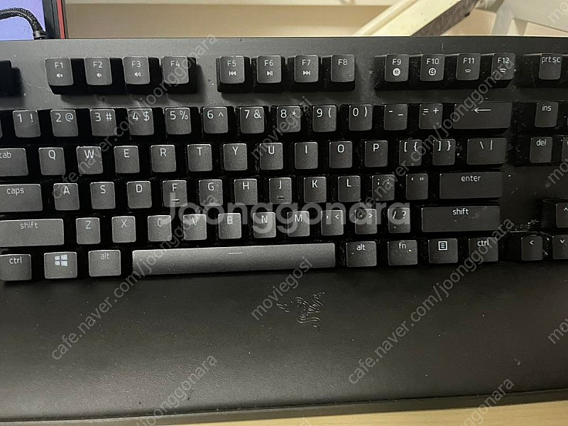 레이저 헌츠맨 v2 tkl 리니어 적축 키보드 팝니다.--0
