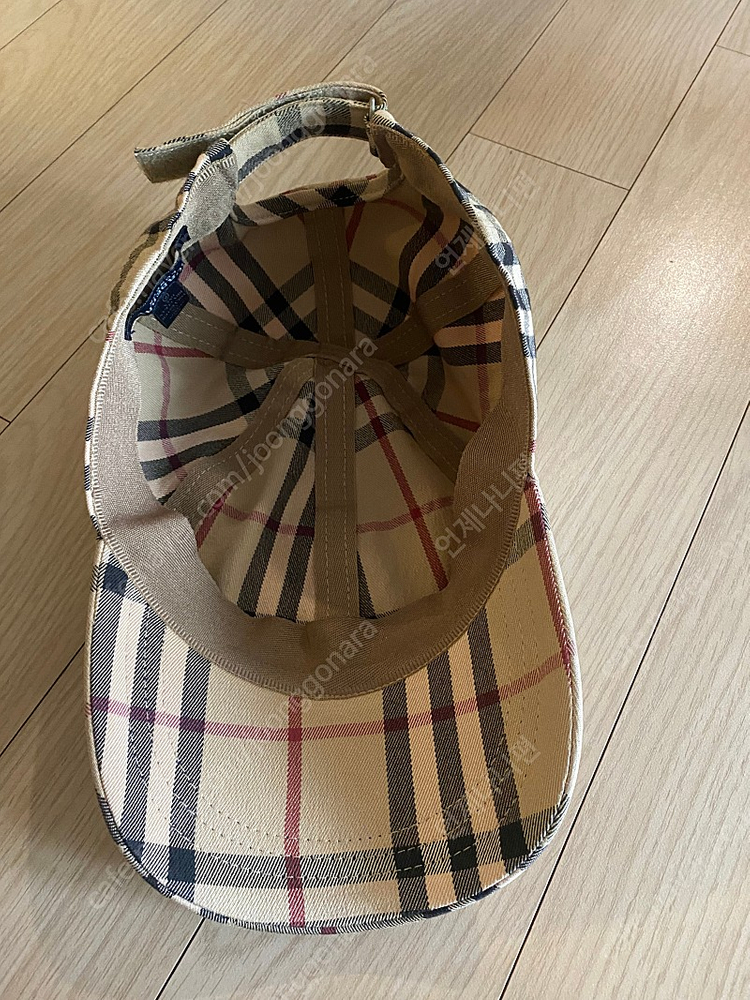 버버리 볼캡 이미지