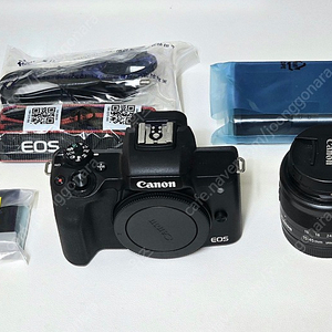 캐논 미러리스 카메라 M50 MarkII 15-45 렌즈 키트 신품급 카메라 팝니다.