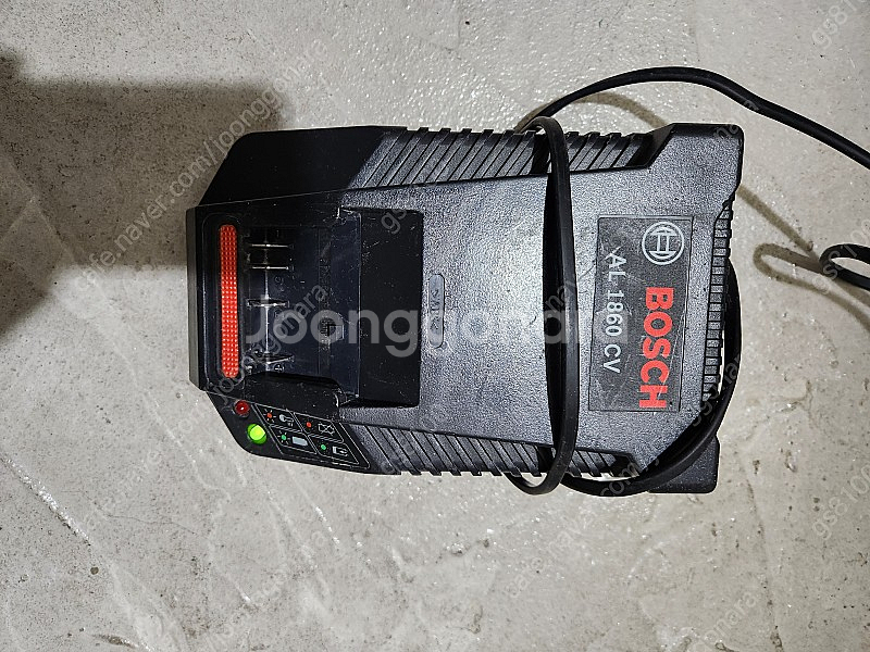 보쉬 배터리 충전기--1