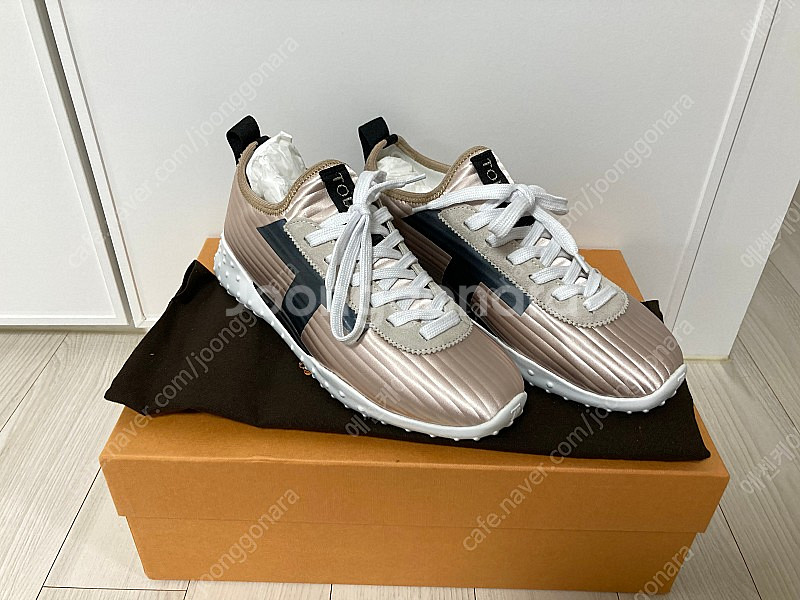 토즈스니커즈--1