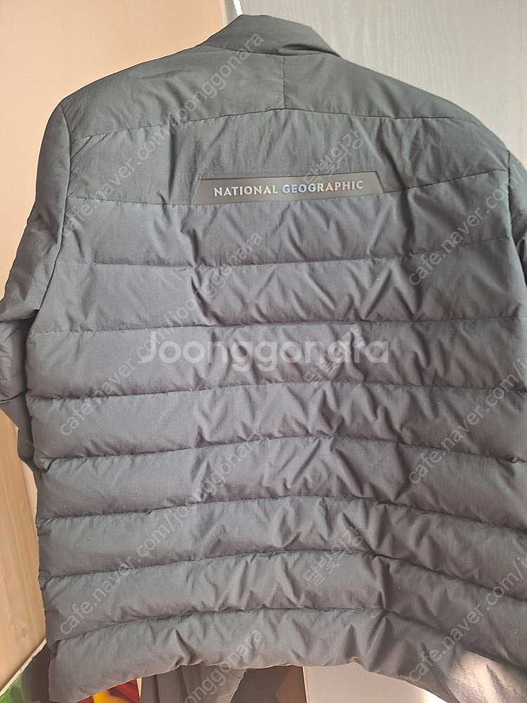 내셔널지오그래픽 움브리엘 경량패딩--2