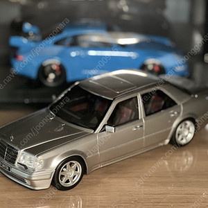 1:18 OTTO Benz W124 E500 Limited Silver