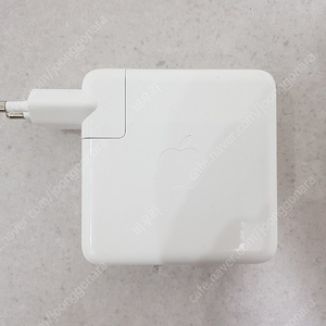 애플 96W C타입 맥북 PD 충전기 apple A2166 판매합니다.