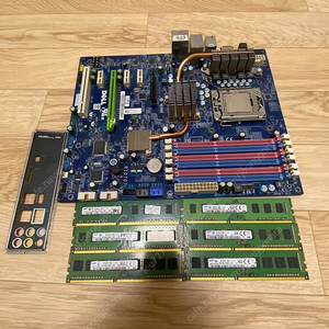 인텔 i7 940 CPU / DDR3 4GB 6개 / 메인보드 합하여 4만원