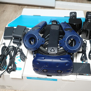 Vive pro 풀킷 판매합니다.