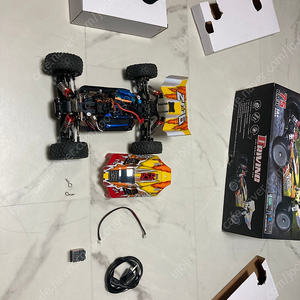 Wltoys 144010 브러시리스 입문용 무선 전동 rc카, much more racing hybrid mini LI-PO LI-FE 니켈 수소 충전기 일괄 팝니다 7.5만원