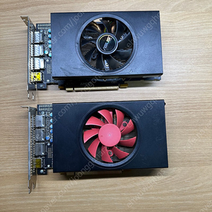 라데온 RX580 그래픽카드 팝니다.