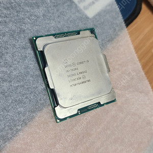 인텔 CPU i9-7920X (X299, LGA 2066 소켓)