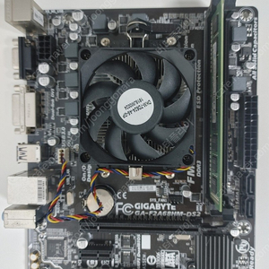 AMD A8-7600, GIGABYTE GA-F2A68HM-DS2, 메모리 4GB