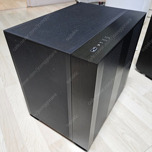 컴퓨터 케이스 팝니다. 리안리 PC-O11 AIR Mini. ATX, M-ATX, ITX