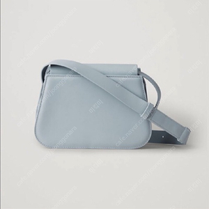 코스 스몰 라운디드 레더 숄더백 COS small rounded leather shoulder bag 여성 가방 백 크로스백 블루 스카이 하늘색