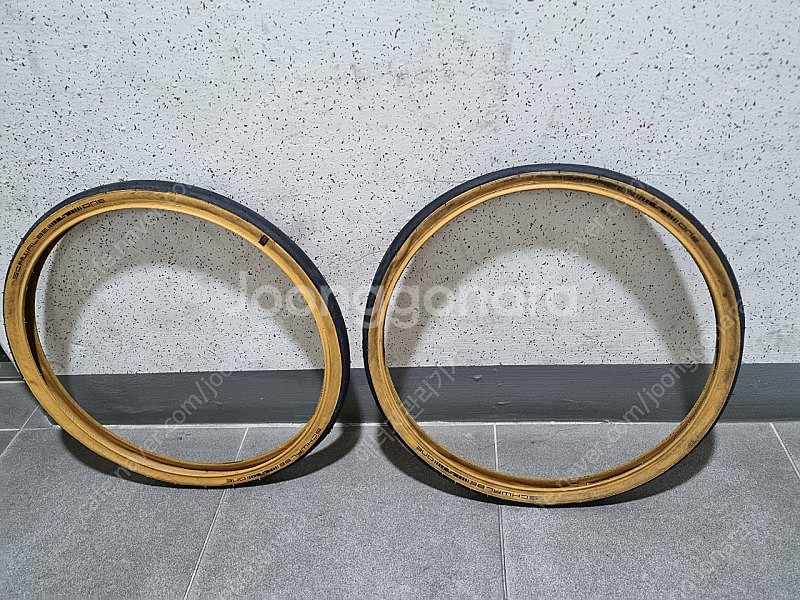 406 슈발베 1.10(28c)+슈발베 튜브 팝니다--0