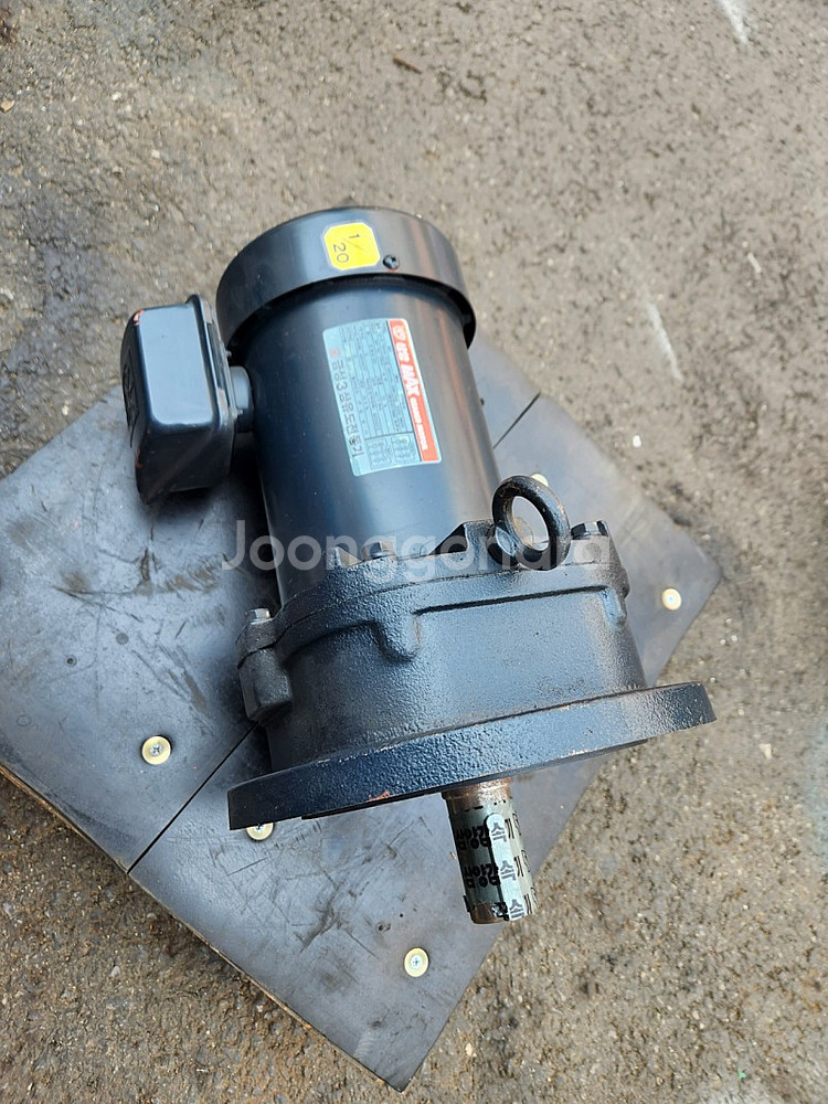 삼양 감속 모터 3상 220V/380V 1마력 후렌지형...--0