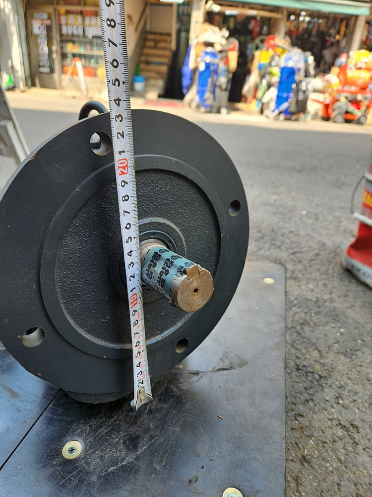 삼양 감속 모터 3상 220V/380V 1마력 후렌지형 VT타입 20대1 장기재고 샤우도 32파이 이미지