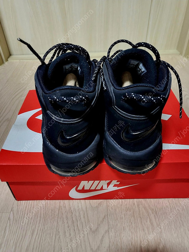 나이키 나코탭 업템포 트리플 블랙 팝니다.--3