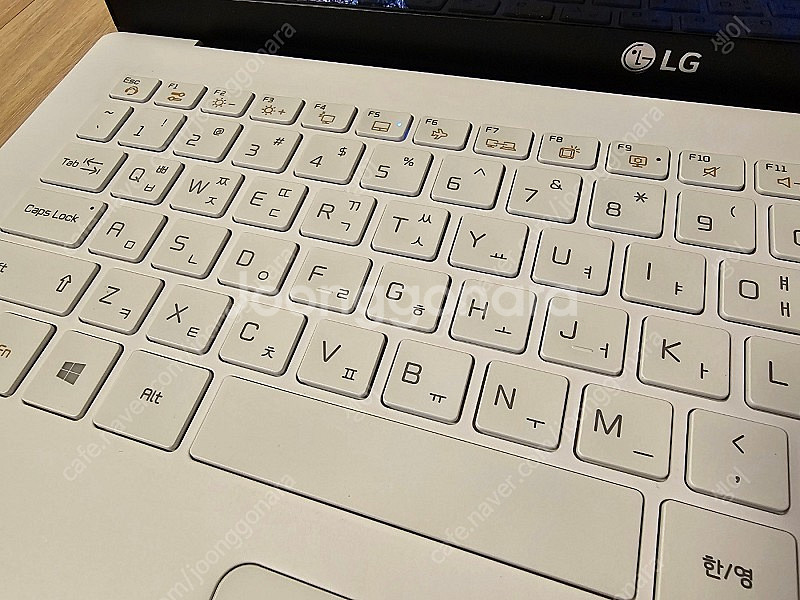 LG 그램 i7 10세대 노트북 팔아요.--3