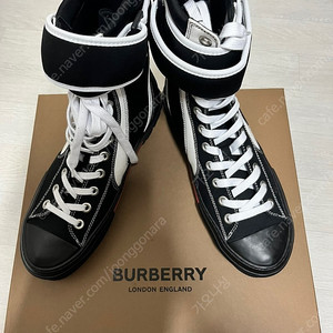 버버리 스니커즈 BURBERRY 270