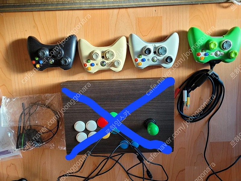 xbox360 키넥트 컨트롤러4개 게임2개--2