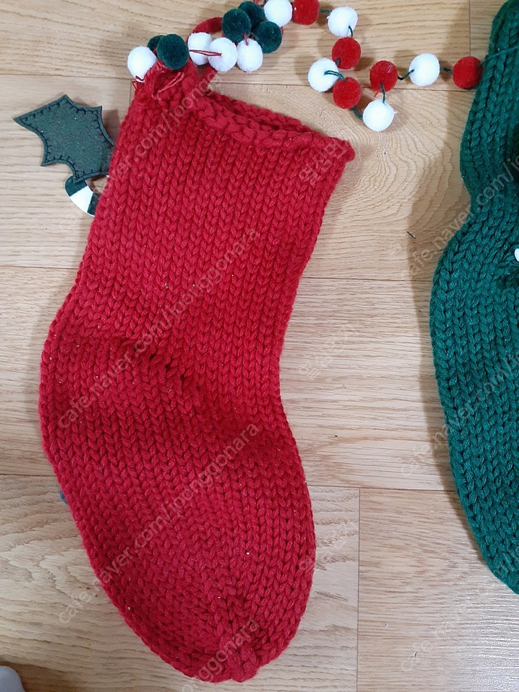 크리스마스 유리컵등 컵 새거입니다 양말 사용감있습니다 필요하신 분들은 편하게 사용하세요 세트 15000원 직거래 가... 이미지