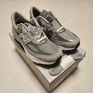 [새제품] 뉴발란스 990 V6 그레이 265 사이즈 (뉴발 M990 GL6)