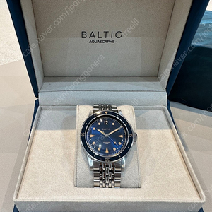 발틱 아쿠아스카프 클래식 블루길트 (BAlTIC AQUASCAPHE CLASSIC BLUE GILT)