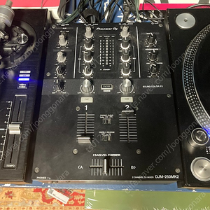 파이어오니아 PLX-1000 두대, XDJ-700두대, DJM-250mk2