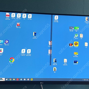 액정 파손된 32인치 LG 모니터 팝니다. 박스개봉 스탠드 봉투 미개봉상태 32UN650
