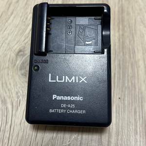 파나소닉 루믹스 DE-A25 배터리 충전기 (택포)
