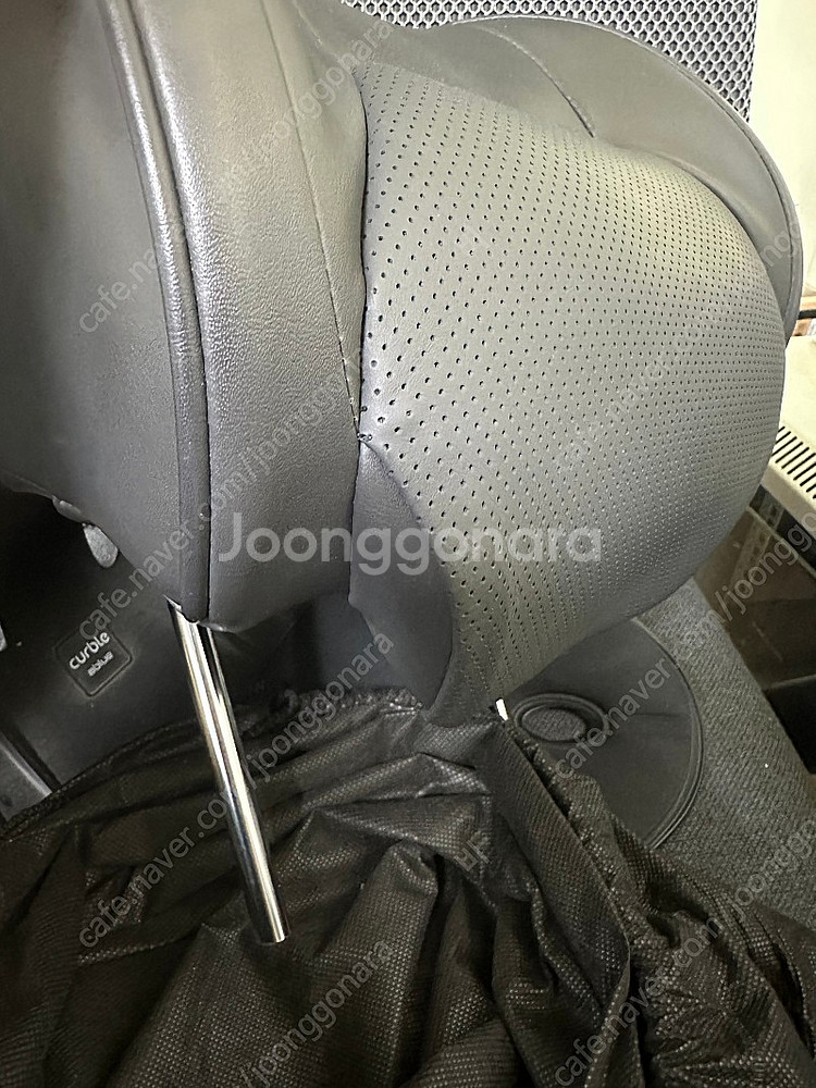 아임반 헤드레스트 나파가죽 모노블랙 2개 판매합니다.--8