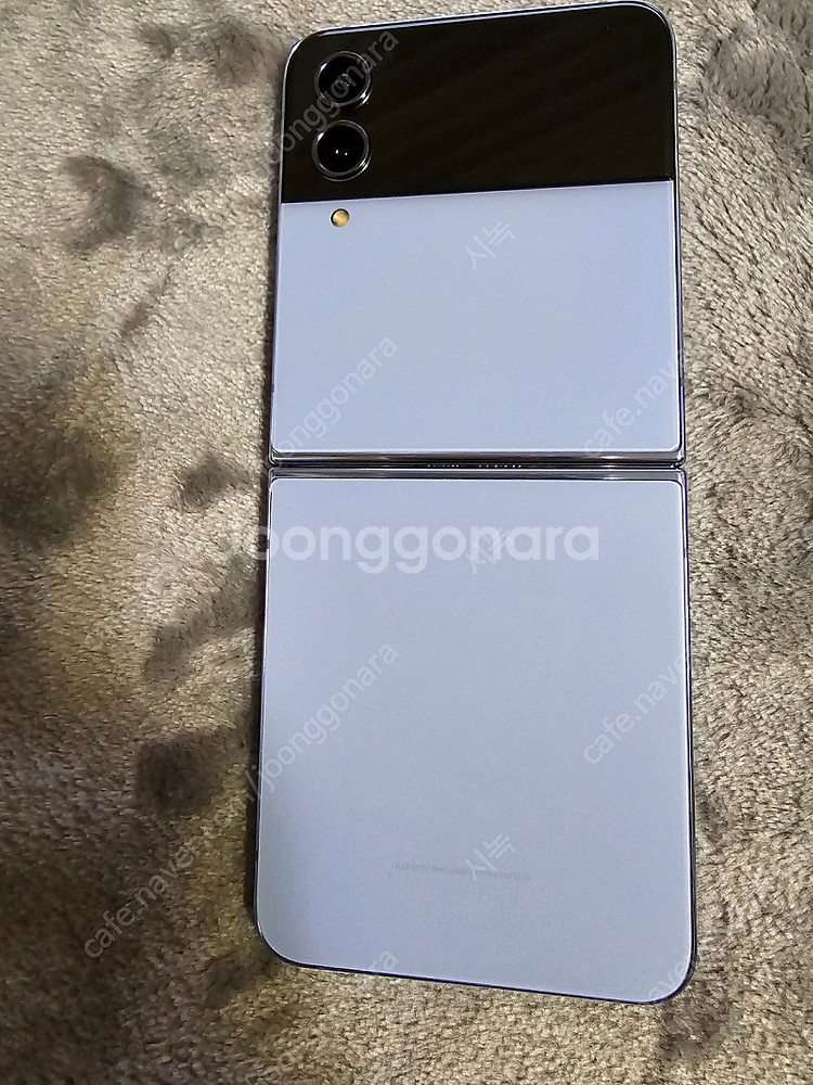 갤럭시Z플립4 256G 블루 자급제폰 팝니다.--2