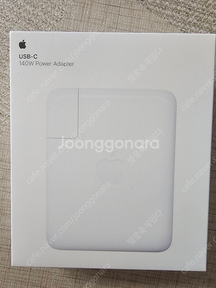 애플 140W USB-C 전원 아답터--1