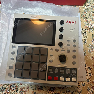 AKAI MPC ONE RETRO LIMITED EDITION