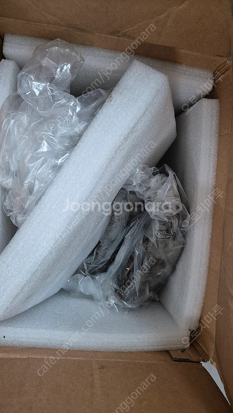 올뉴카니발 18년식 리어 브레이크 디스크 캘리퍼 팝니다--1