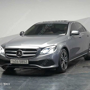 벤츠E클래스 W213 E300 아방가르드 (5인승)중고차 할부 리스 카드 전액할부리스 가능합니다