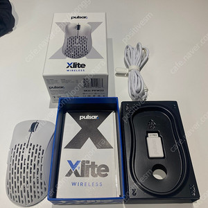 펄사 xlite v2 미디움 화이트 판매합니다