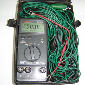 AUTO RANGE EARTH TESTER ( TK-2040 )