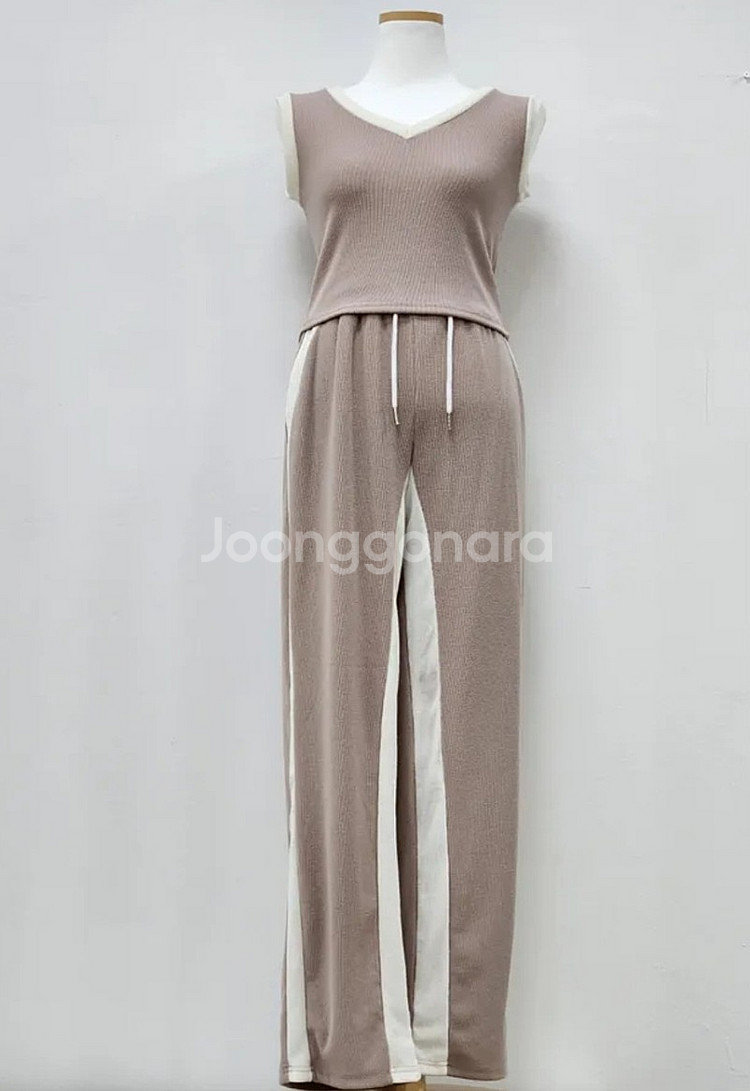 (새상품) 에이블리 꾸안꾸 배색 라인 트레이닝 세트 / 베이지--4