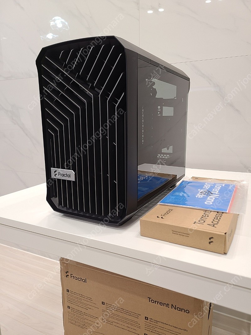 토렌트 나노 Fractal Design Torrent Nano Black RGB TG Light Tint | 중고나라 - 안심되는  중고거래