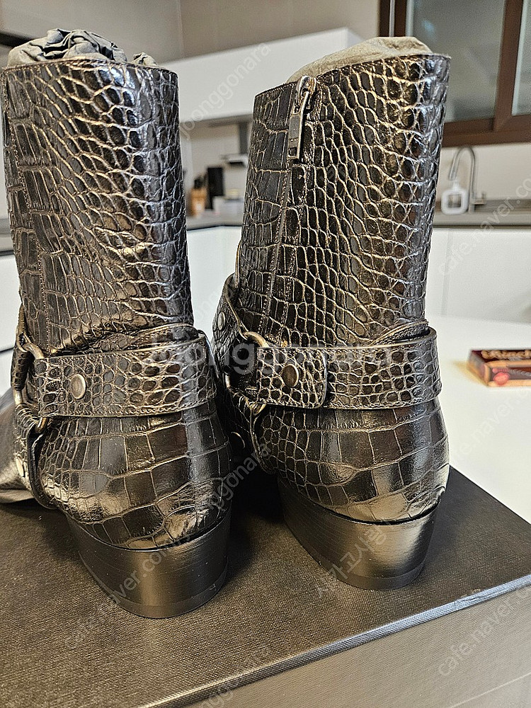 [42]생로랑 하네스 크록레더 블랙--1