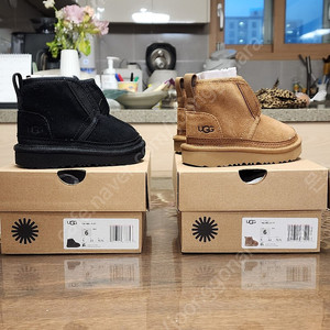 UGG 리틀키즈 부츠 팝니다.