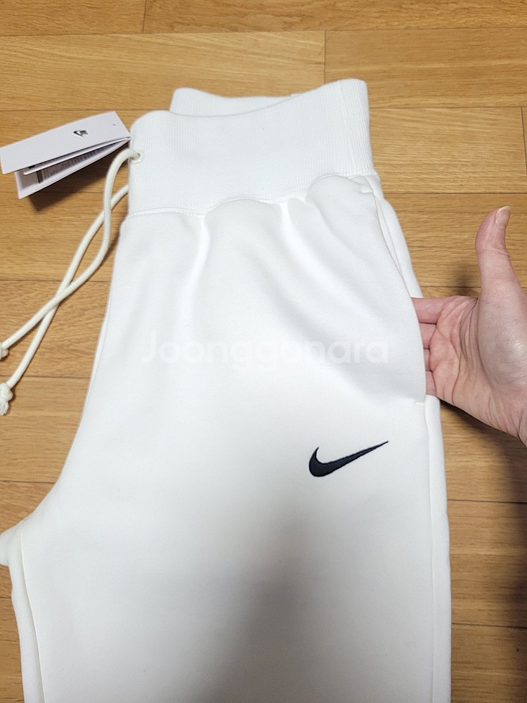 1개 새상품 S - 나이키 여성 스텐다드핏 기모 플리스 화이트 조거 팬츠 7만원에 드려요--1