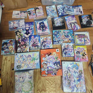 초차원게임 넵튠 한정판 일괄로 판매합니다.