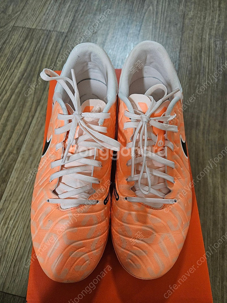 나이키 풋살화 티엠포 레전드10 아카데미 TF 265사이즈--1