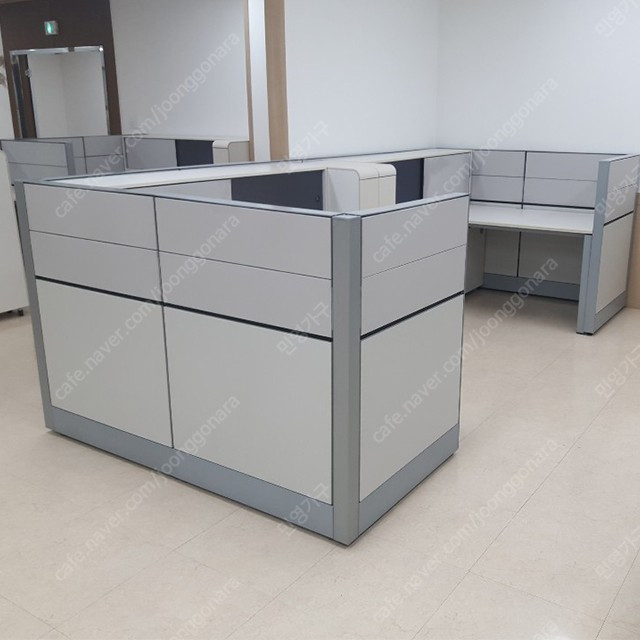 퍼시스 사무용가구 외 데스커 스틸케이스 등등 사무용 가구 많습니다. 이미지