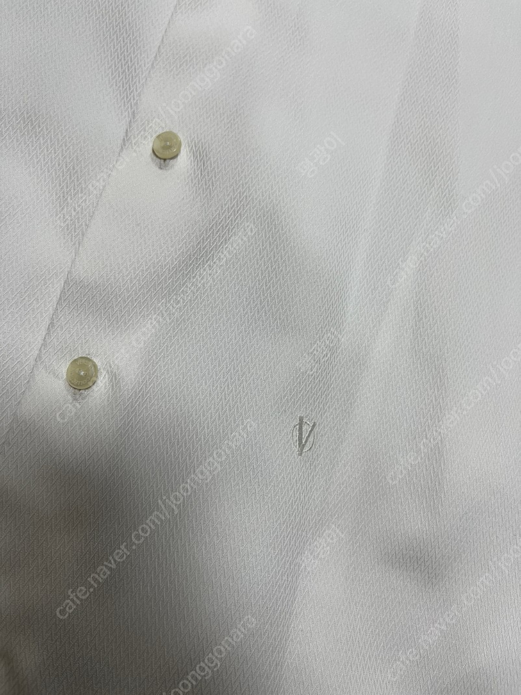 베르사체 컬렉션 V패턴 직조 셔츠 정품 이미지