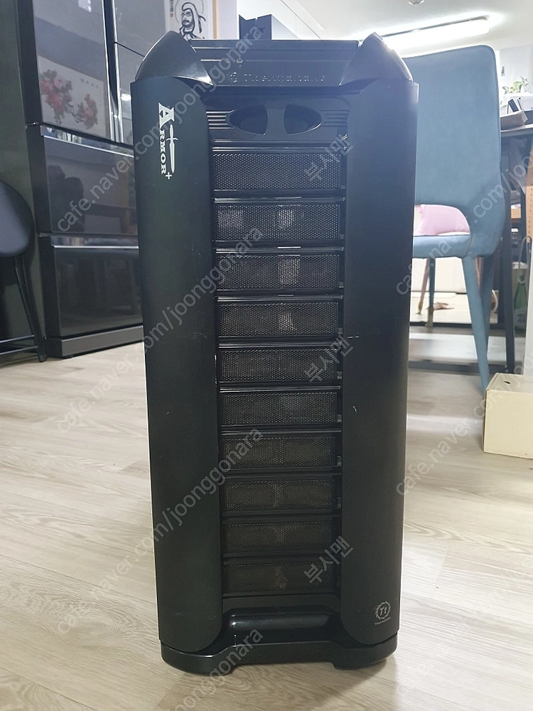 고전 써멀스테이크 아머 VH6000 빅 서버 케이스 블랙 팝니다. 튜닝 아크릴 개조 이미지