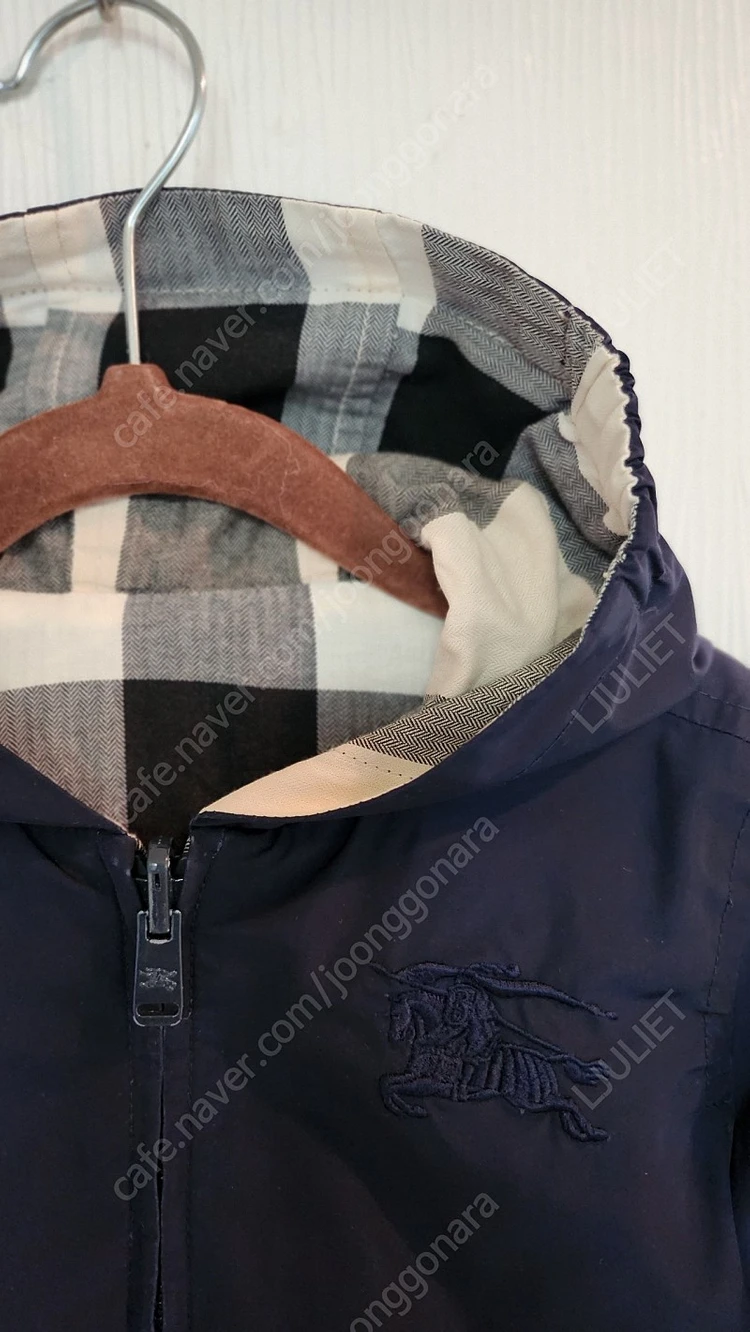 정품 버버리 칠드런 베이비 리버시블 체크 바람막이 2y 이미지